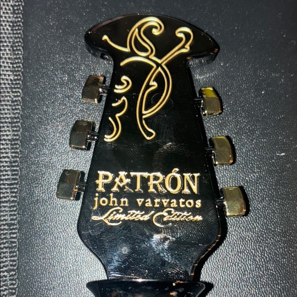 John Varvatos Limited Edition Bottle Stopper - Black and Gold - Picture 5 of 5